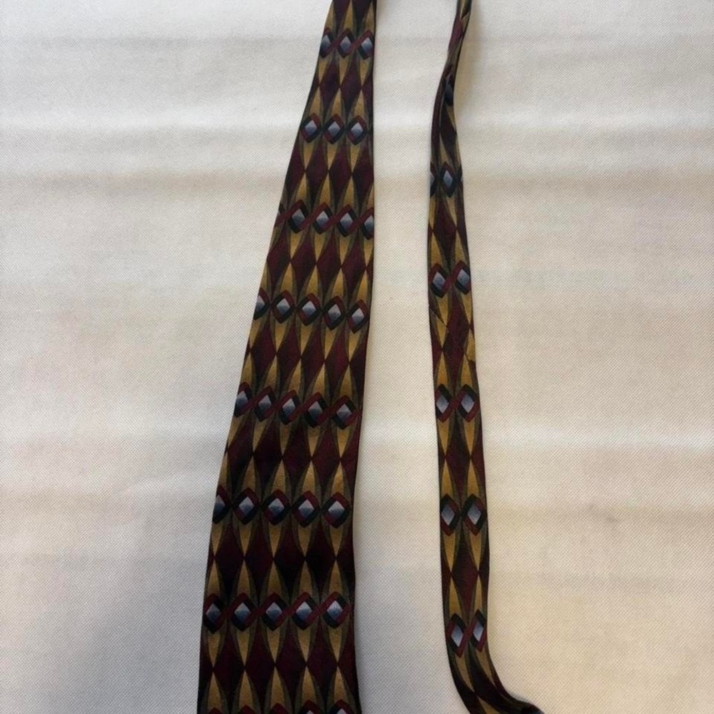 Joseph & Feiss Mens Silk Tie Burgundy Gold Geometric Diamond Pattern Necktie